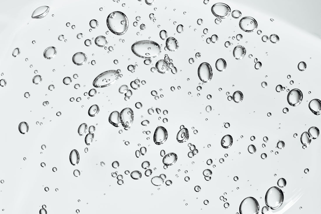 Hyaluronsäure – Der Feuchtigkeitsmagnet für pralle, strahlende Haut