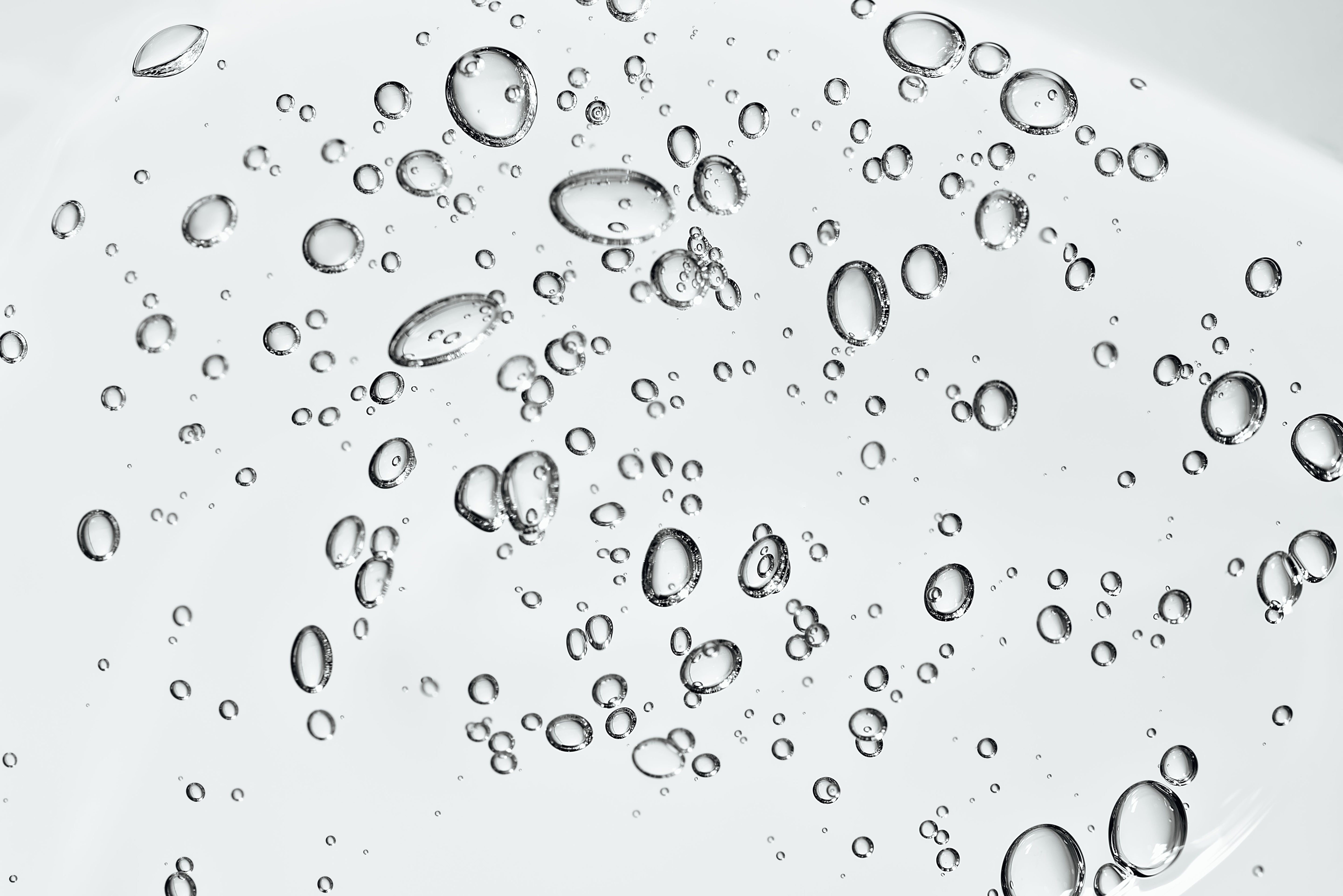 Hyaluronsäure – Der Feuchtigkeitsmagnet für pralle, strahlende Haut